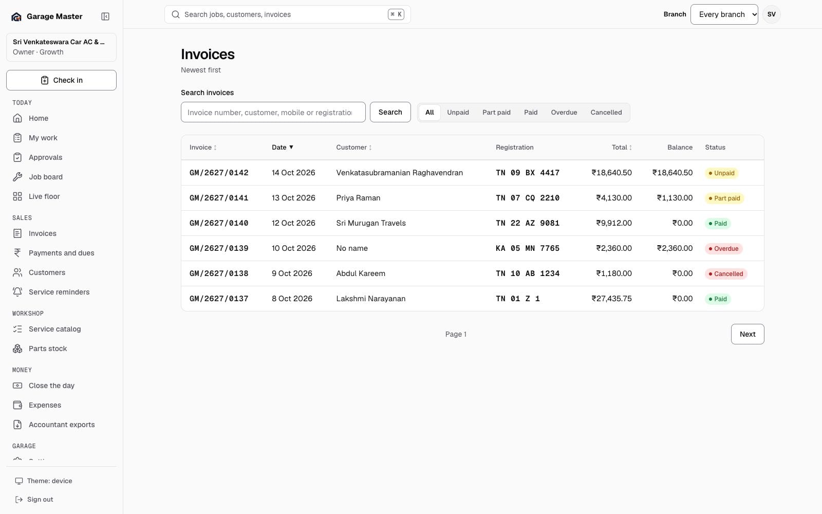 Garage Master invoice list with synthetic customer names, numbers, dates and balances.
